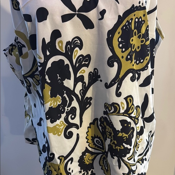 Floral Print Spaghetti Strap Top - White, Black, and Gold - Picture 5 of 5